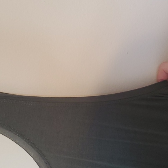 Mossimo Oversized olive green low back neckline flowy tank top - Picture 6 of 7